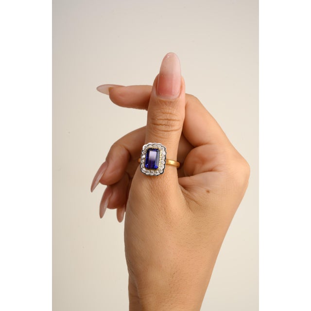 Contemporary Art Deco Style 2.36 Carat Tanzanite and Diamond Cluster Ring Size 9 For Sale In New York - Image 6 of 8