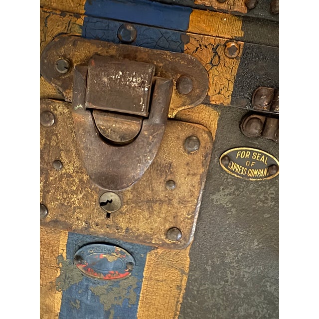 Early 20th Century Winship & Sons Standing Wardrobe Trunk — Denver Provenance For Sale - Image 9 of 10