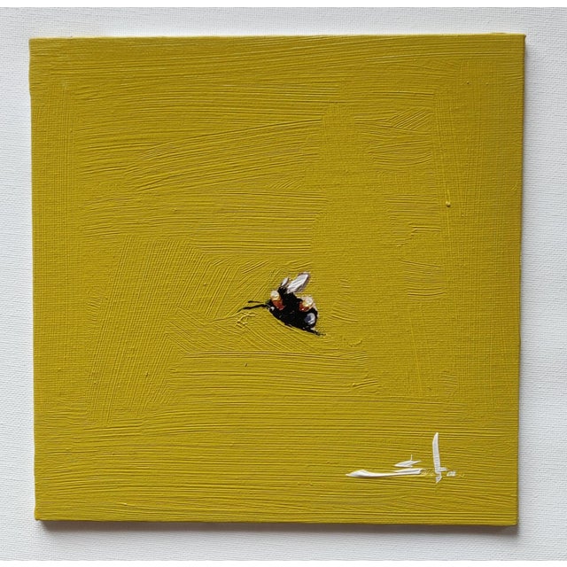 An impressionist oil painting of a bumble bee, by UK based artist Vivek Mandalia. Frame and hang in your home. 20 x 20 cm...