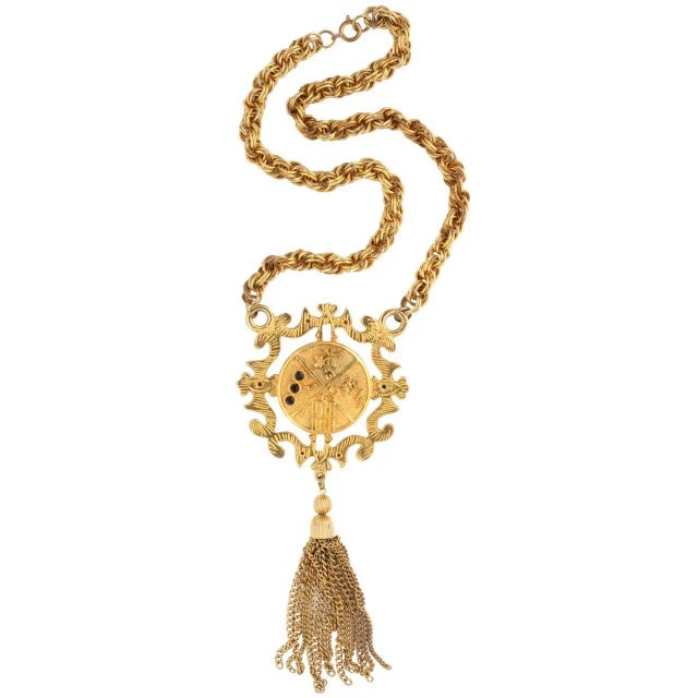 1960s Shield Medallion Necklace For Sale - Image 9 of 9