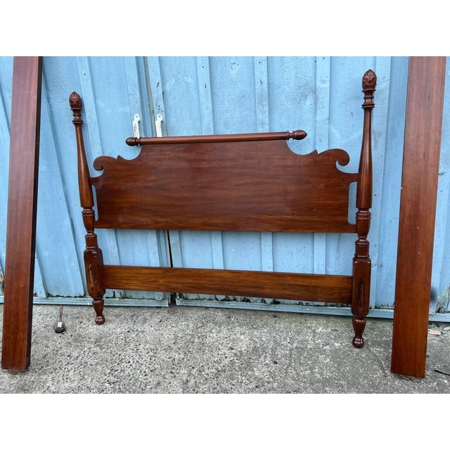 Henkel Harris Traditional Solid Cherry Pineapple Four Poster Queen Bed Frame. For Sale - Image 14 of 18