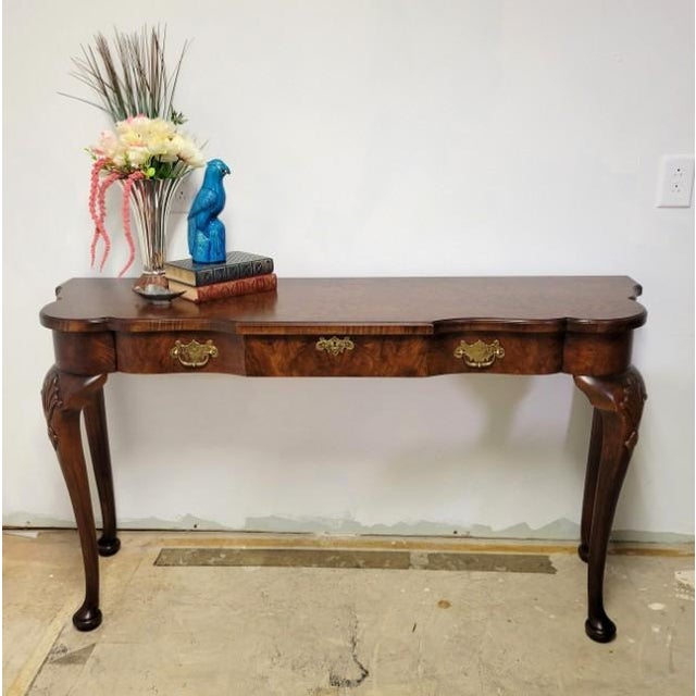 Hekman Oyster Burl Console Table With Queen Anne Legs, Burl Walnut Hall Table For Sale - Image 10 of 10