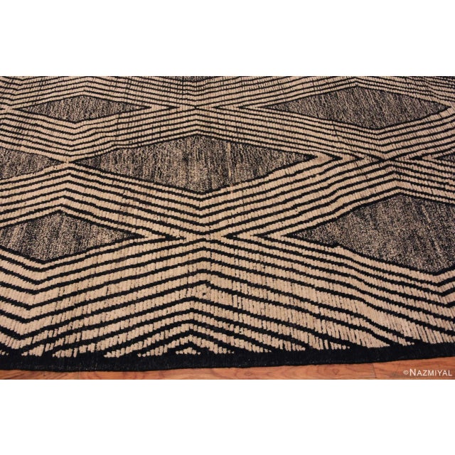 Bold Primitive Tribal Geometric Salt and Pepper Modern Room Size Rug For Sale - Image 4 of 6