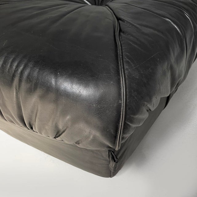Animal Skin Set of Space Age French Black Leather Armchair Ottoman from Airborne, 1970s For Sale - Image 7 of 18