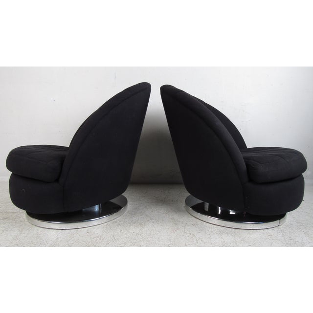1970s 1970s Pair of Mid-Century Milo Baughman Clam Shell Swivel Lounge Chairs - 2 Pieces For Sale - Image 5 of 8