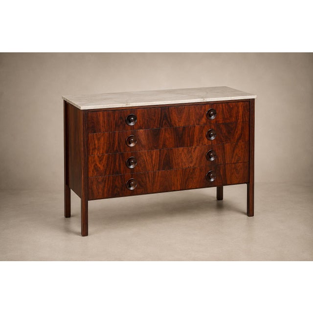 Sergio Rodrigues "Marquesa" Chest of Drawers in Rosewood With Marble Top — Oca, Brazil, C. 1965 For Sale - Image 16 of 18