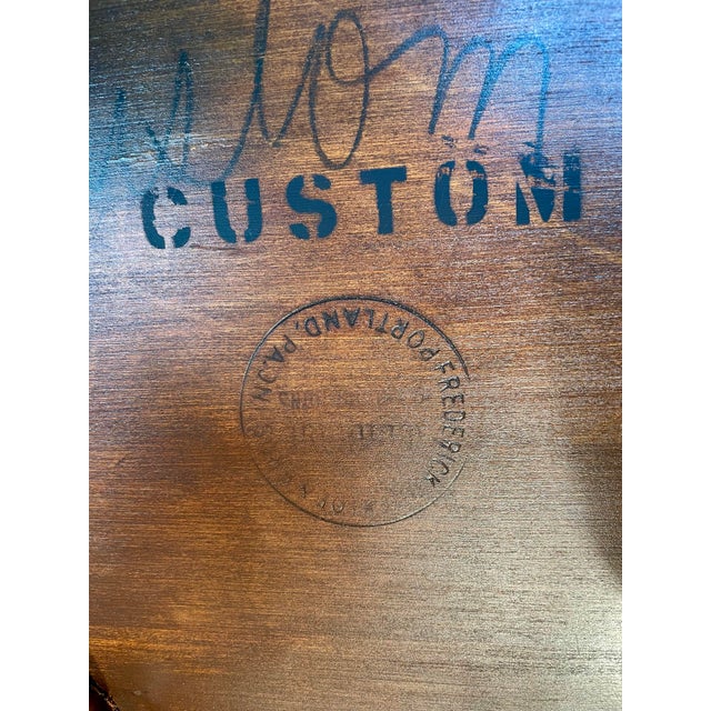 1980s Fredrick Duckloe Sack Back Windsor Chairs, a Pair For Sale - Image 11 of 12