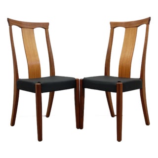 Pair of Vintage Mid Century Modern Dining Chairs For Sale