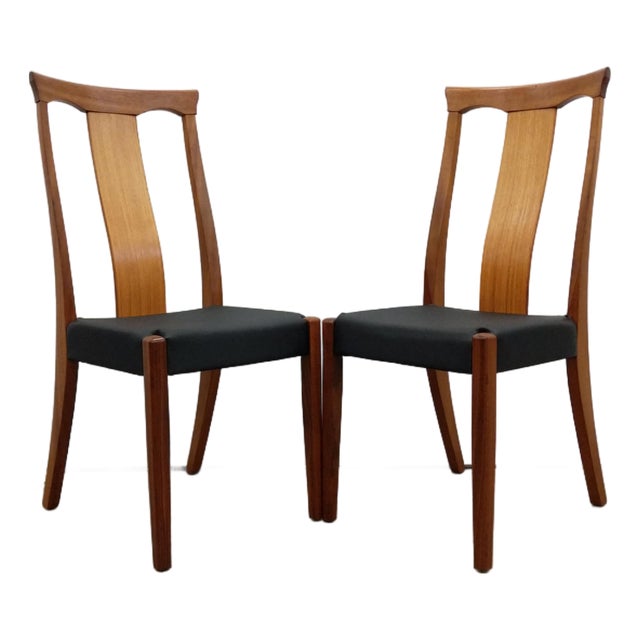 Pair of Vintage Mid Century Modern Dining Chairs For Sale
