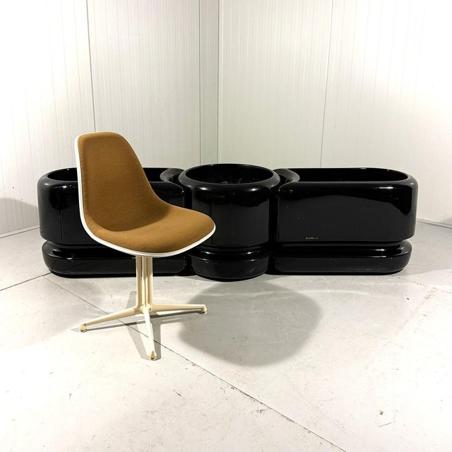 Set of 3 large planters by Luigi Colani, Germany (marked). Black plastic in round shapes characteristic for Colani. 2...