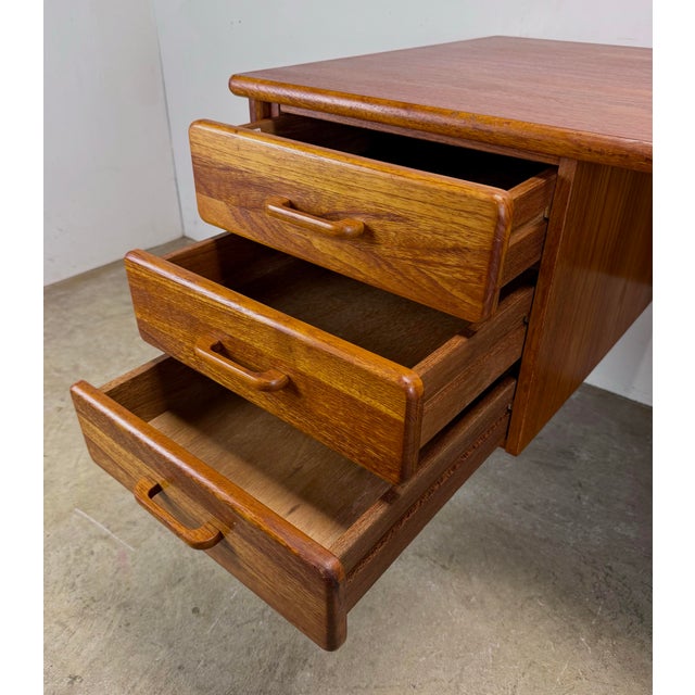 1970’s Mid Century Danish Modern Teak Desk by Vi-Ma Mobler For Sale In New York - Image 6 of 12