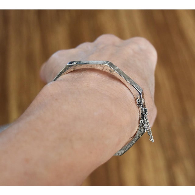 Vintage Engraved Octagon Shaped Hinged Sterling Silver Bangle Bracelet For Sale - Image 16 of 17