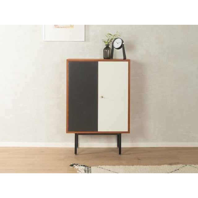 1950s chest of drawers, Oldenburger Möbelwerkstätten Very good workmanshipHigh-quality materialsMade in Germany,...