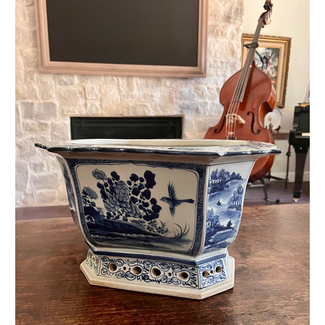 Ceramic Vintage Chinoiserie Octagonal Blue & White Cachepot/Planter For Sale - Image 7 of 16