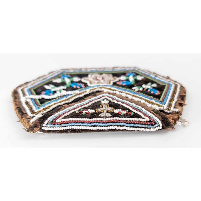 Glass 19th Century Native American Indian Iroquois Beaded Bag For Sale - Image 7 of 11