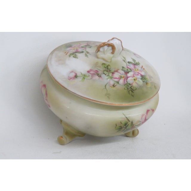 Nippon 3 Footed Floral Pattern Lidded Trinket Vanity Box 4573b For Sale - Image 4 of 17