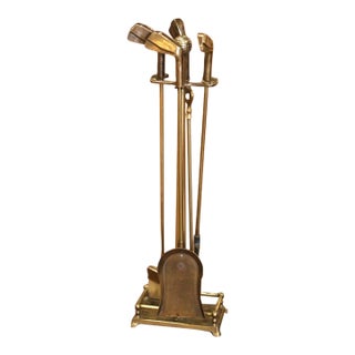 Mid-Century English Brass Golf-Themed Fireplace Serviteur Tool Set For Sale