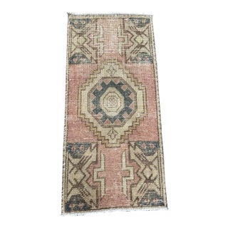 Turkish Yastik Rug 1'5" x 3' For Sale