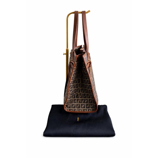 2000 - 2009 Fendi Zucchino Canvas and Brown Leather Tote Bag – Archival 2006 Edition For Sale - Image 5 of 15