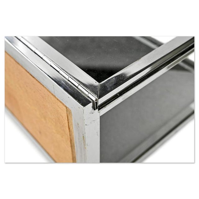 Jeweler's Display Case in Glass and Chrome-Plated Metal For Sale - Image 5 of 10