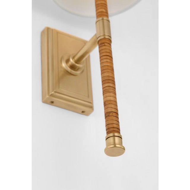 Visual Comfort Chapman & Myers for Visual Comfort Signature Basden 16" Tail Sconce in Antique-Burnished Brass and Natural Rattan with Linen Shade For Sale - Image 4 of 6