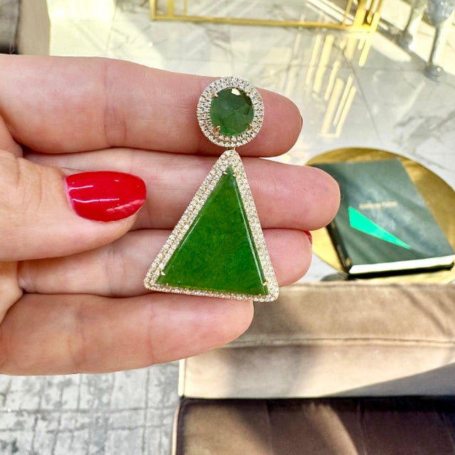 Early 21st Century 18k Yellow Gold 10.05ct Green Burmese Jadeite Jade Diamond Double Drop Pendant For Sale - Image 5 of 8