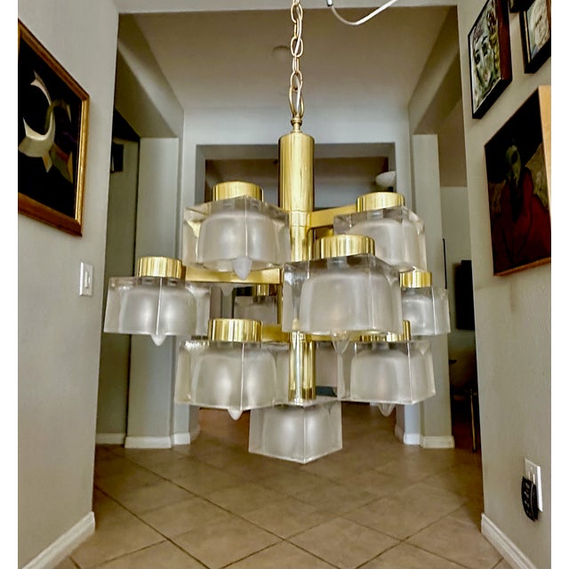 Sciolari 13 Light Ice Cube Glass Brass Chandelier For Sale - Image 9 of 17