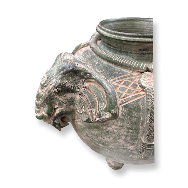 Vintage Oriental Ceramic Pot Elephant Decoration. For Sale - Image 4 of 5