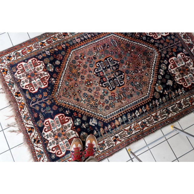 1940s 1940s, Handmade Vintage Persian Shiraz Rug 4.8' X 6.8' For Sale - Image 5 of 10