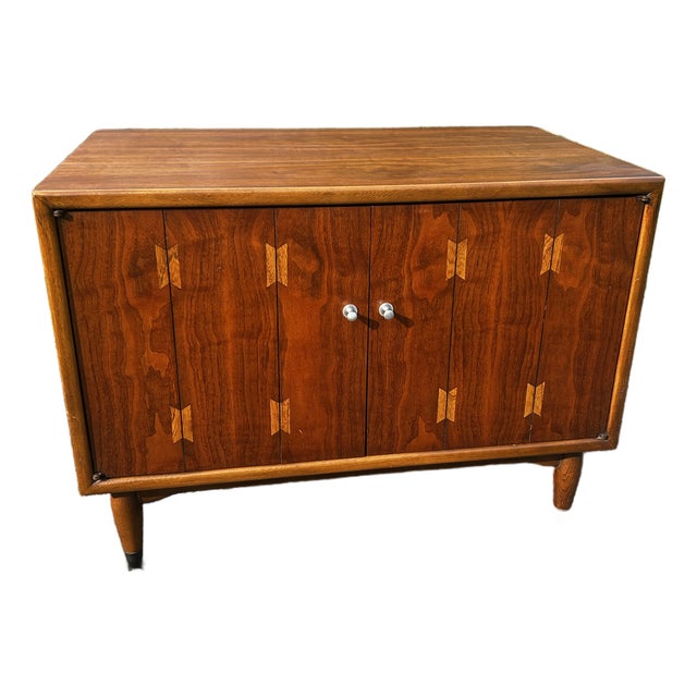 Mid Century Lane Acclaim Record Cabinet Dove Detail For Sale