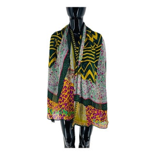 Louis Vuitton Green Printed 100% Silk Scarf For Sale