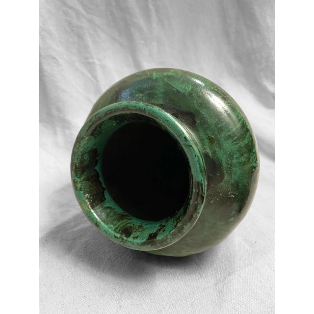 1920s 1920s Zanesville Tobacco Leaf Multi-Toned Green Glaze #102 Vase For Sale - Image 5 of 7