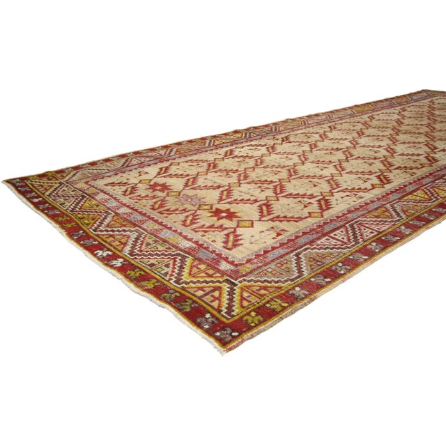 73773 Vintage Turkish Oushak Runner with Modern Tribal Style 04'09 X 12'06. Full of tiny details and a bold expressive...