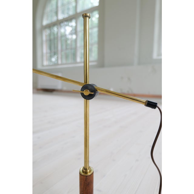 Midcentury Modern Brass and Walnut Table Lamp by Einar Bäckström, Sweden, 1950 For Sale - Image 17 of 18