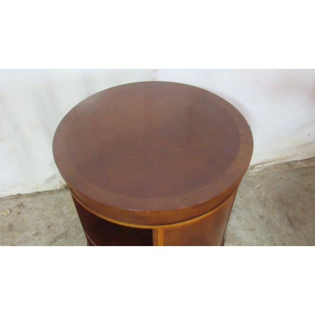 Chippendale 1980s Baker Furniture Drum Bookcase Side End Table Mahogany Banded For Sale - Image 3 of 10