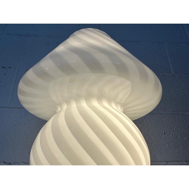 Large Swirl White Murano Glass Mushroom Table Lamp, 1970s For Sale - Image 4 of 8