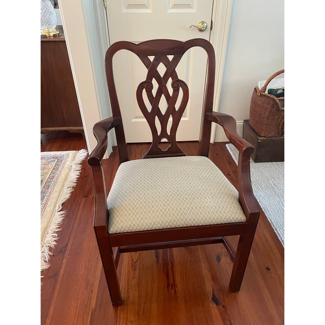 Baker Chippendale-Inspired Mahogany Pretzel Back Dining Chairs. Two Arm Chairs and Four Side Chairs For Sale In Savannah - Image 6 of 11