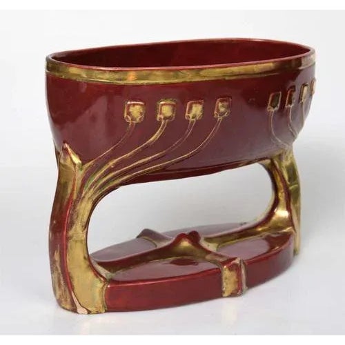 20th century beginning. Faience, painting, gilding. 20x26x14 cm.