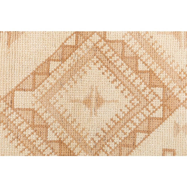 Vintage Moroccan Rug - Geometric Design Size: 11'0" × 17'0" (335 × 518 cm) This exquisite vintage Moroccan rug, dating...