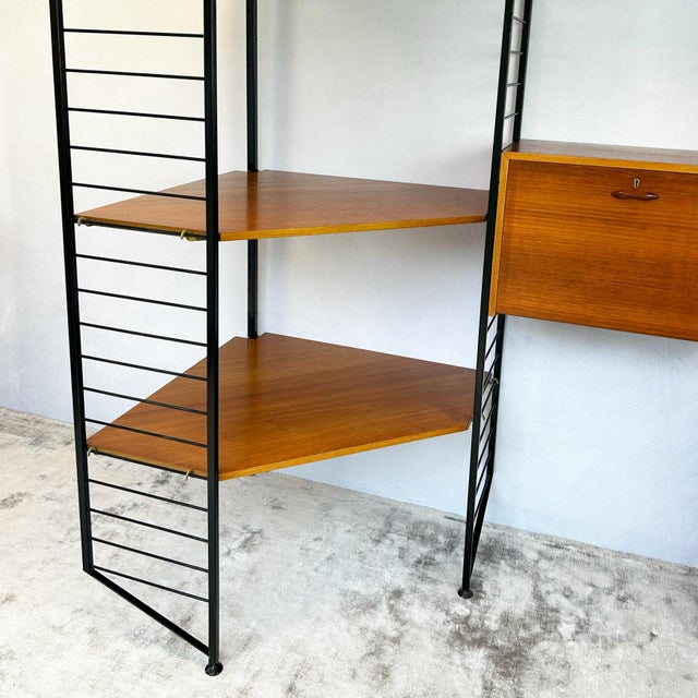 Mid-Century Modern Ladderax Modular Corner Unit by Robert Heal for Staples, 1960s For Sale - Image 3 of 11