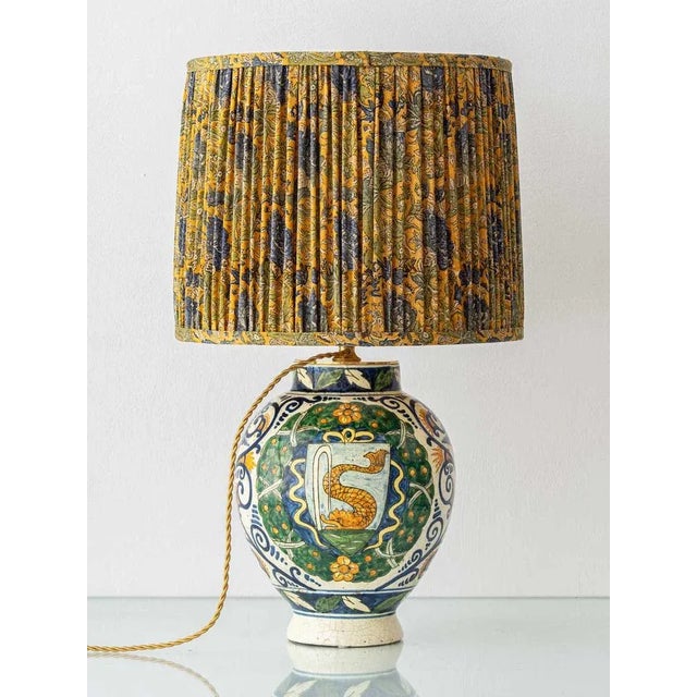 Italian Renaissance Revival Ceramic Table Lamp with New Pleated Silk Lampshade, 1880s For Sale - Image 3 of 13