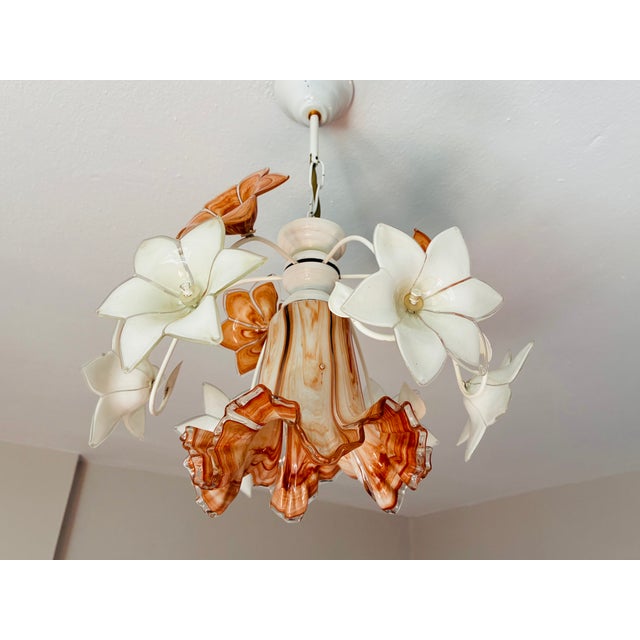 Italian Vintage Italian Murano Style Handblown Swirl Ruffled Shade Pendant, Vintage Amber Brown & White Glass Botanical Chandelier For Sale - Image 3 of 16