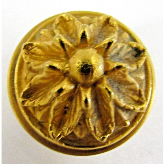 Sherle Wagner Sherle Wagner Set of Eight Ribbon & Reed Rosette Cabinet & Drawer Knobs For Sale - Image 4 of 5