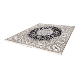 Nain Middle Eastern Rug with Floral Pattern For Sale