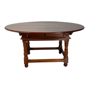 Early Baroque Italian Walnut Oval Center Table, Circa 1680