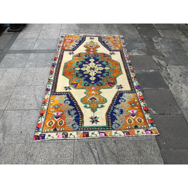 1960s Vintage Turkish Oushak Rug - 4′ × 7′2″ For Sale - Image 10 of 10