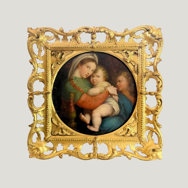 Oil on copper in a gilded wooden frame with round view. Holy family, reprint of the Virgin in the chair by Raphael...