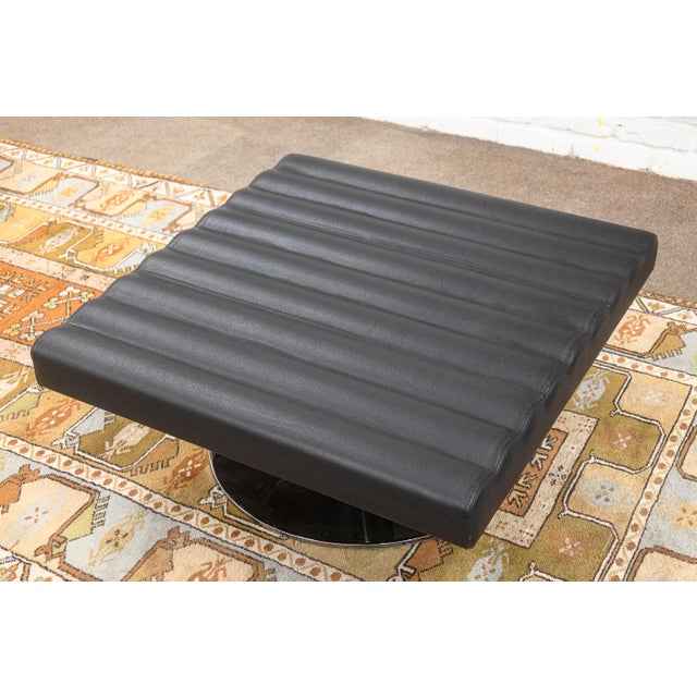 Pair of Black Leather Polished Chrome Modern Swivel Ottomans Minotti Style For Sale - Image 4 of 7
