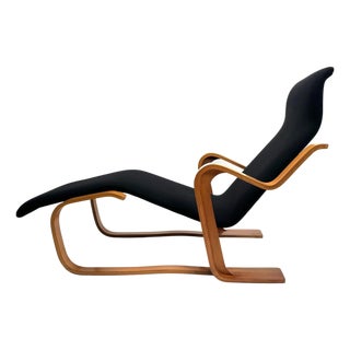 Isokon Lounge Chair by Marcel Breuer for Knoll, 1970s For Sale