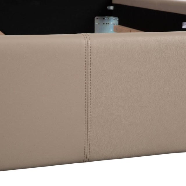 Sono Bed in Beige Leather from Rolf Benz For Sale - Image 6 of 15